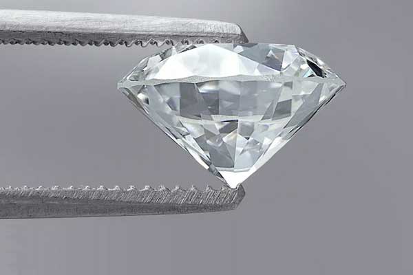 鉴别钻石的方法有哪些 有没有相对简单方法