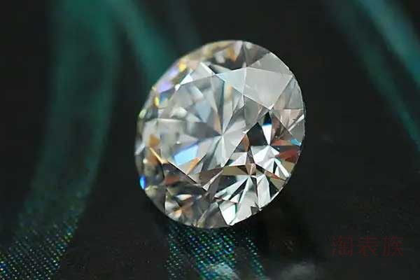 钻石颜色和净度等级表是如何进行划分的